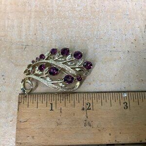 Vintage Lisner Leaf Brooch Rhinestones Purple and Goldtone Signed